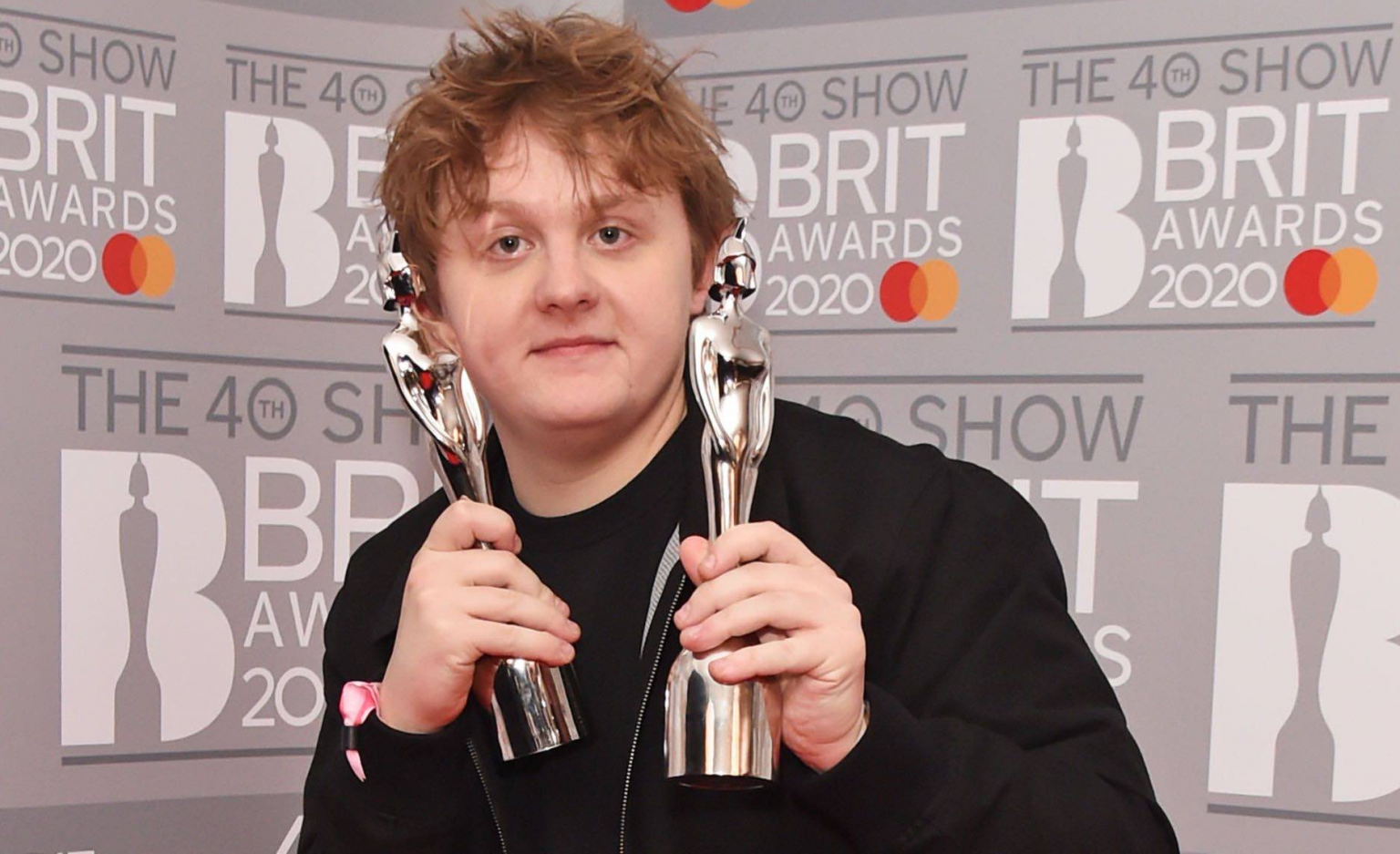 Lewis Capaldi arrasa en los premios Brits en el Reino Unido HIT FM